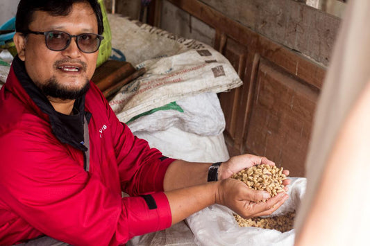 Indonesia Tiga Kali Mang Tempayan / Natural